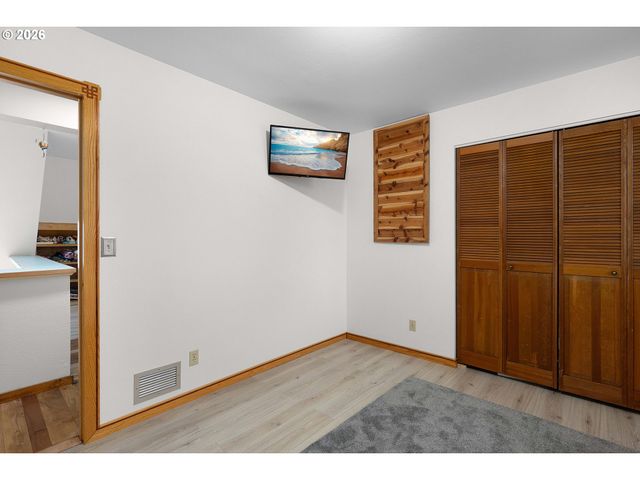 605 DEERWOOD Ct, Winston, OR 97496