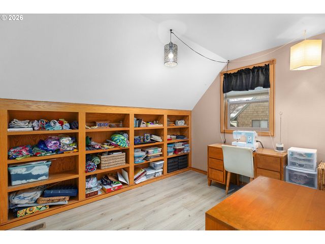 605 DEERWOOD Ct, Winston, OR 97496