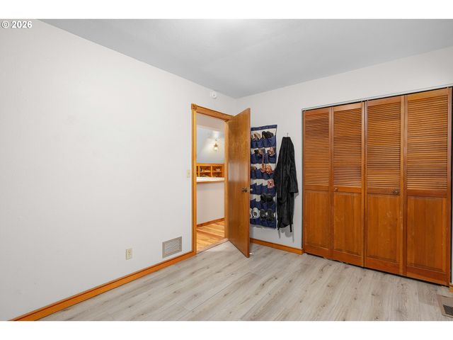 605 DEERWOOD Ct, Winston, OR 97496