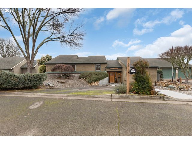 605 DEERWOOD Ct, Winston, OR 97496