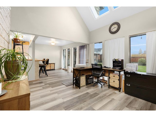 605 DEERWOOD Ct, Winston, OR 97496