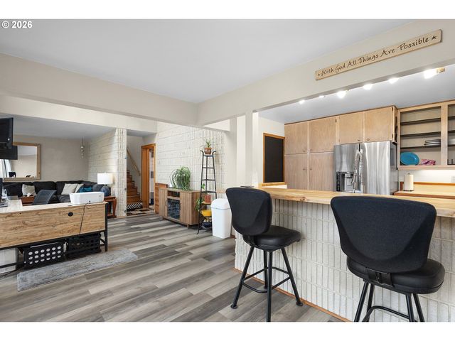 605 DEERWOOD Ct, Winston, OR 97496