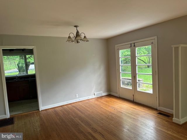 769 S WATER ST, Woodstock, VA 22664