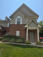 27640 Hidden Oaks Drive, Brownstown Charter Township, MI 48183