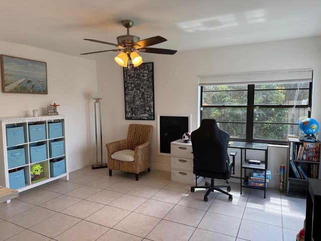 9764 Saddlebrook Dr, Boca Raton, FL 33496