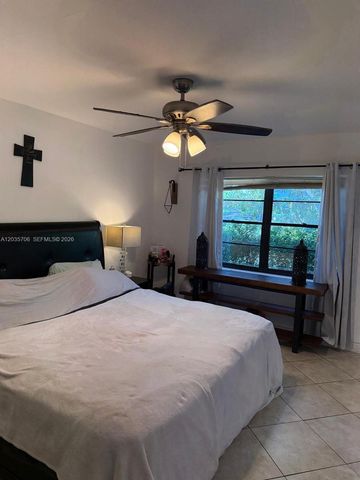9764 Saddlebrook Dr, Boca Raton, FL 33496