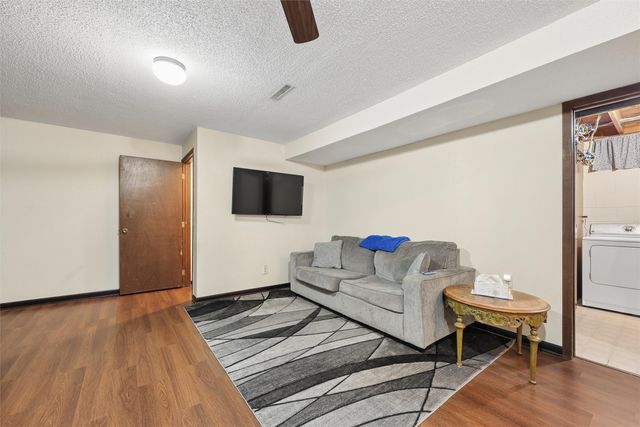 636 Garden Road, Ames, IA 50010