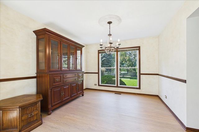 124 Corsaire Lane, Schaumburg, IL 60173