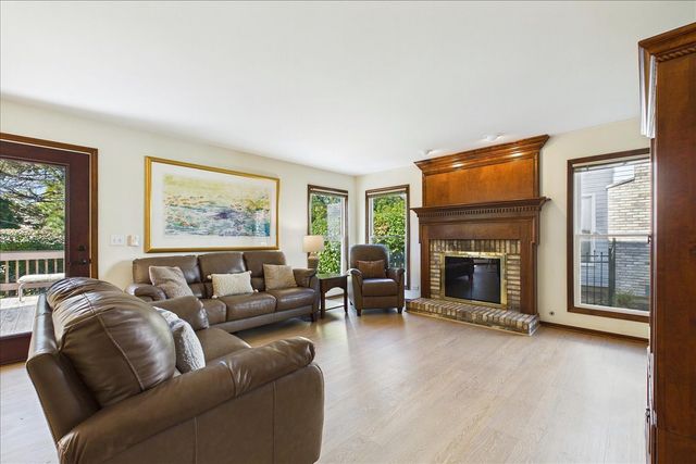 124 Corsaire Lane, Schaumburg, IL 60173