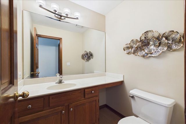 124 Corsaire Lane, Schaumburg, IL 60173