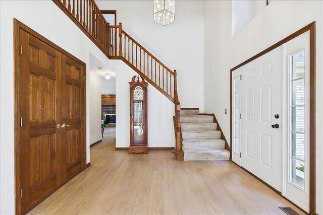 124 Corsaire Lane, Schaumburg, IL 60173