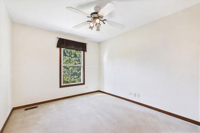 124 Corsaire Lane, Schaumburg, IL 60173