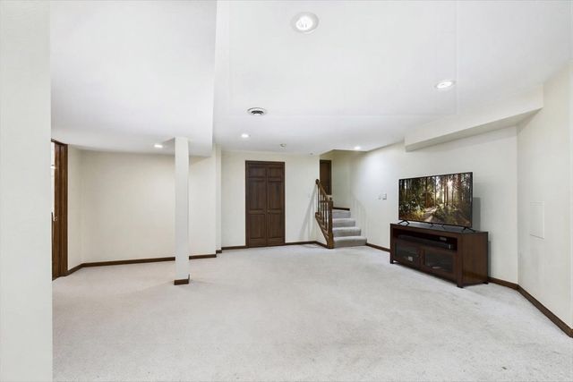 124 Corsaire Lane, Schaumburg, IL 60173
