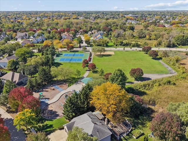 124 Corsaire Lane, Schaumburg, IL 60173