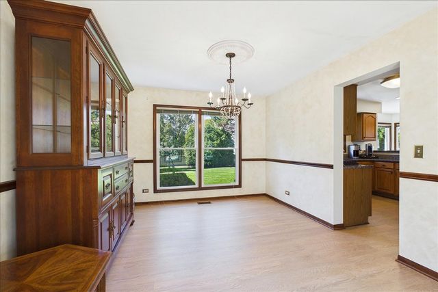 124 Corsaire Lane, Schaumburg, IL 60173