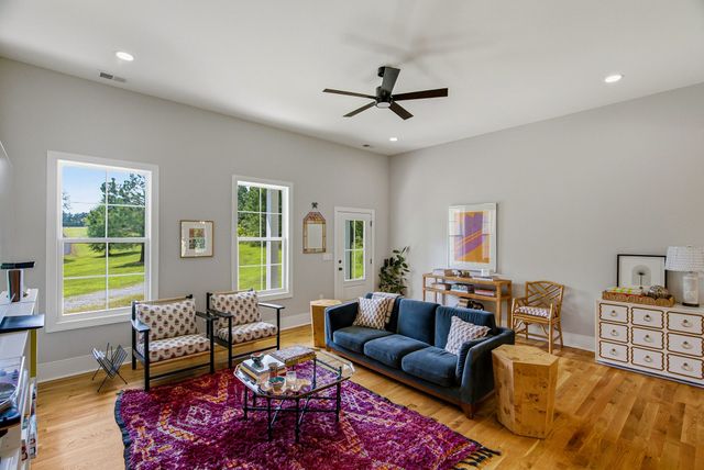 2341 Tom Austin Hwy, Greenbrier, TN 37073