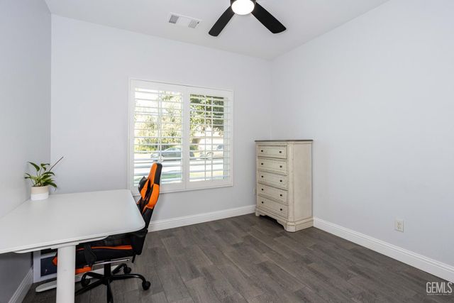 7206 Olen Arnold Avenue, Bakersfield, CA 93307