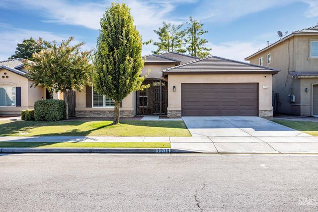 7206 Olen Arnold Avenue, Bakersfield, CA 93307