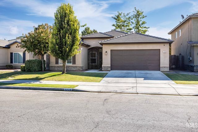 7206 Olen Arnold Avenue, Bakersfield, CA 93307