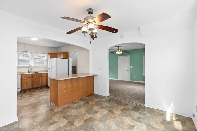 1214 York Street, Des Moines, IA 50316