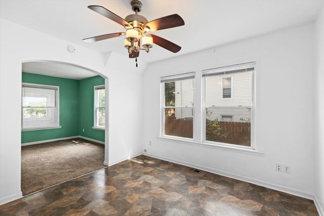 1214 York Street, Des Moines, IA 50316