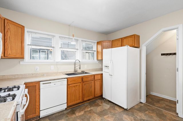 1214 York Street, Des Moines, IA 50316