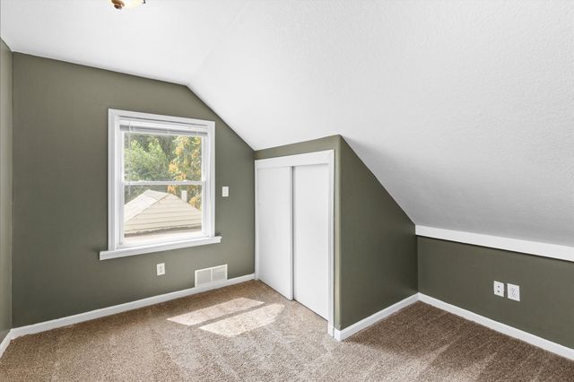 1214 York Street, Des Moines, IA 50316