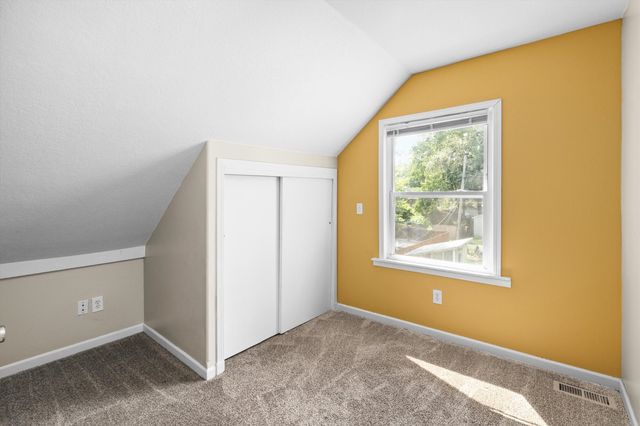 1214 York Street, Des Moines, IA 50316