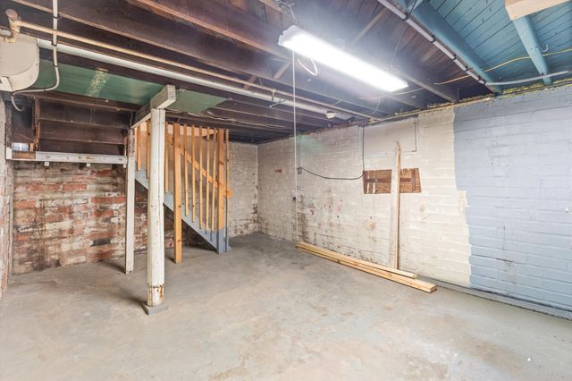 1214 York Street, Des Moines, IA 50316