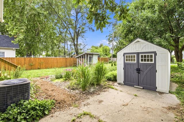 1214 York Street, Des Moines, IA 50316