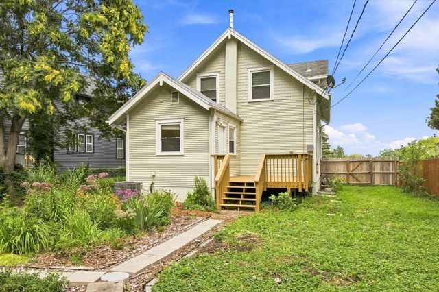 1214 York Street, Des Moines, IA 50316