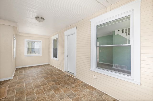1214 York Street, Des Moines, IA 50316