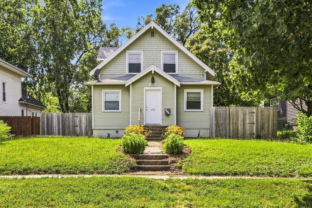 1214 York Street, Des Moines, IA 50316