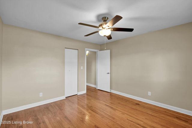 4706 Lacarem Dr, Jeffersontown, KY 40299