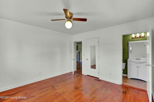 4706 Lacarem Dr, Jeffersontown, KY 40299