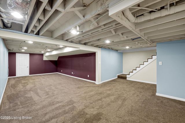 4706 Lacarem Dr, Jeffersontown, KY 40299