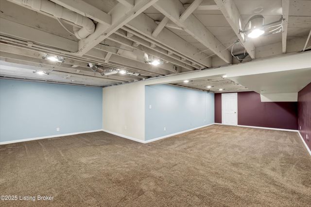 4706 Lacarem Dr, Jeffersontown, KY 40299