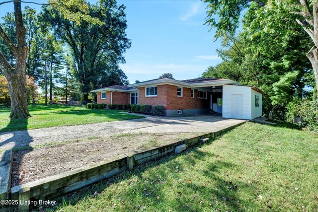 4706 Lacarem Dr, Jeffersontown, KY 40299