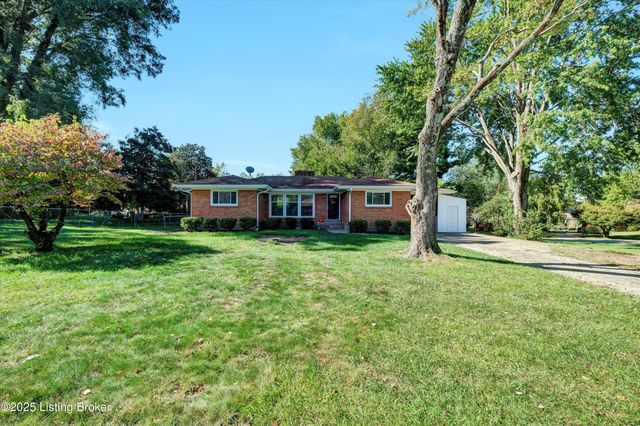 4706 Lacarem Dr, Jeffersontown, KY 40299