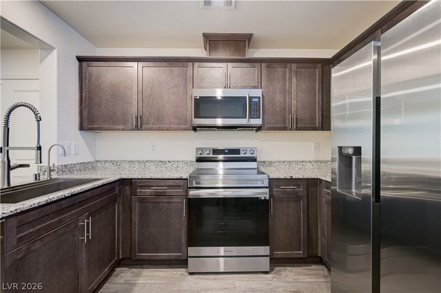 2737 Green Envy Avenue 254, North Las Vegas, NV 89086
