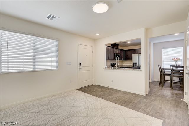 2737 Green Envy Avenue 254, North Las Vegas, NV 89086