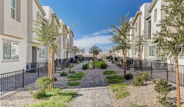 2737 Green Envy Avenue 254, North Las Vegas, NV 89086