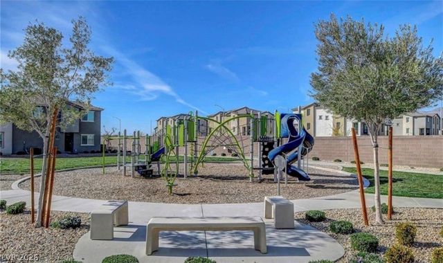 2737 Green Envy Avenue 254, North Las Vegas, NV 89086