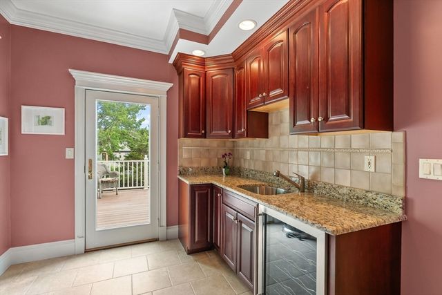 43 Andrew Ave, Hull, MA 02045