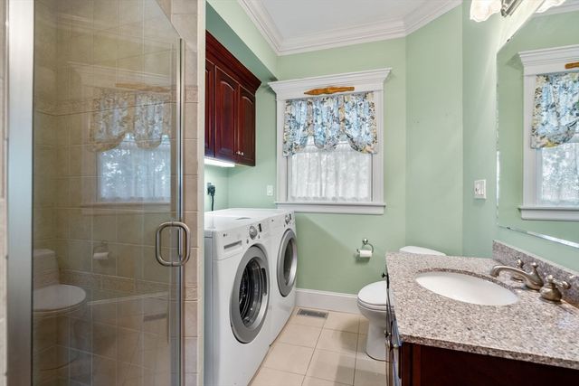 43 Andrew Ave, Hull, MA 02045