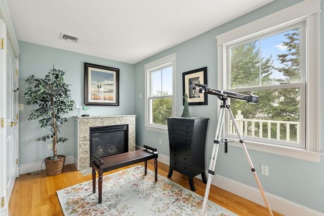 43 Andrew Ave, Hull, MA 02045