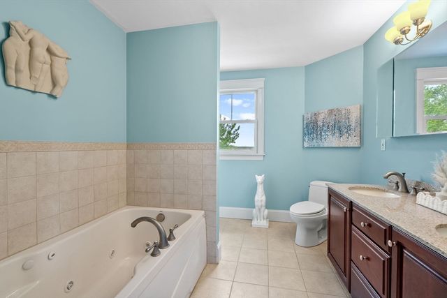 43 Andrew Ave, Hull, MA 02045