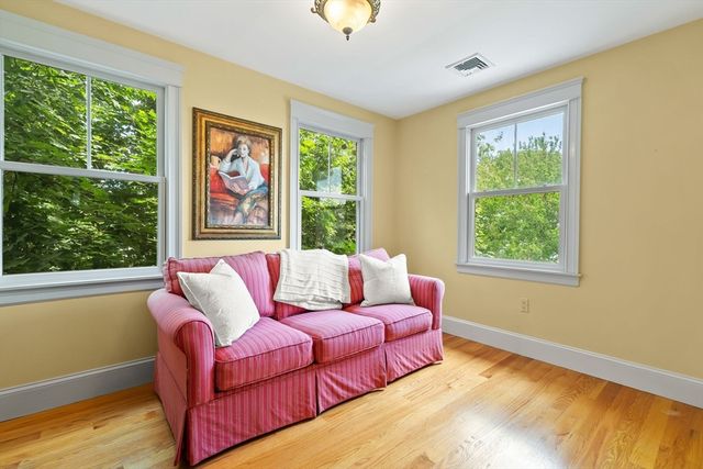 43 Andrew Ave, Hull, MA 02045