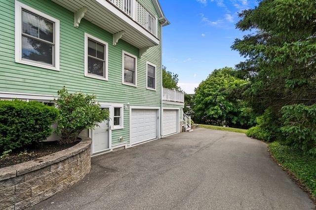 43 Andrew Ave, Hull, MA 02045