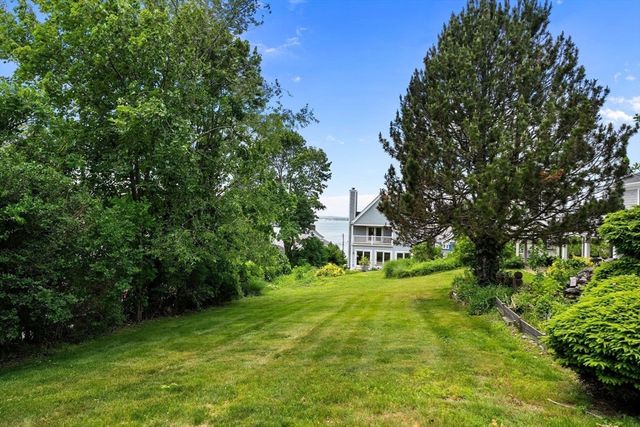 43 Andrew Ave, Hull, MA 02045